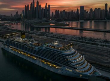 Doppio evento a Dubai, Costa Firenze inaugura il nuovo terminal