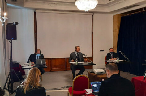 Tasse, stranieri e burocrazia: i nodi della (falsa) ripartenza