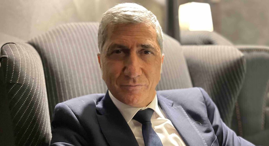 Pier Ezhaya direttore Alpitour