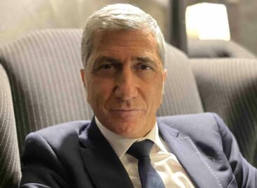 Alpitour, scatto digitale.<br> Ezhaya: «Stop al fai da te»