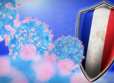 La Francia vara il super green pass e allenta le restrizioni