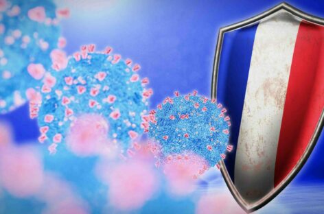 La Francia vara il super green pass e allenta le restrizioni