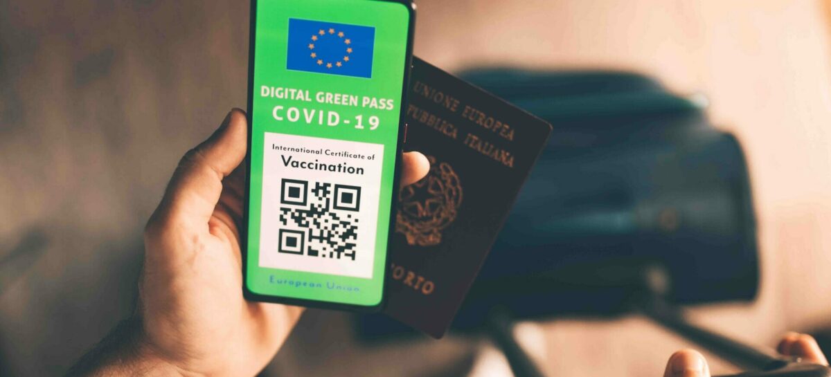 Green pass fino a giugno 2023: sì dell’Europarlamento