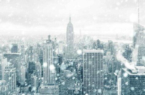 Tempesta di neve su New York: ripristinati voli e trasporti