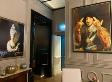 A Roma apre l’Hotel Maalot, dove l’ospitalità è arte dissacrante