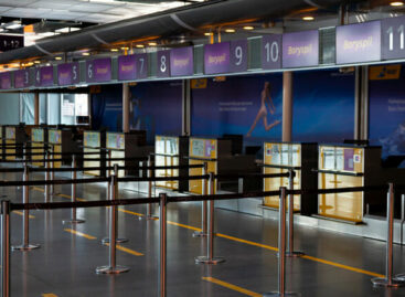 Crisi Ucraina, prime cancellazioni dei voli europei