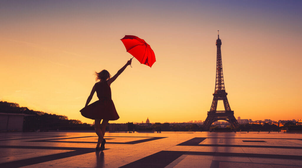 turisti_parigi_viaggiare_francia