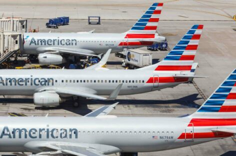 Anche American taglia: 50mila voli in meno per l’estate