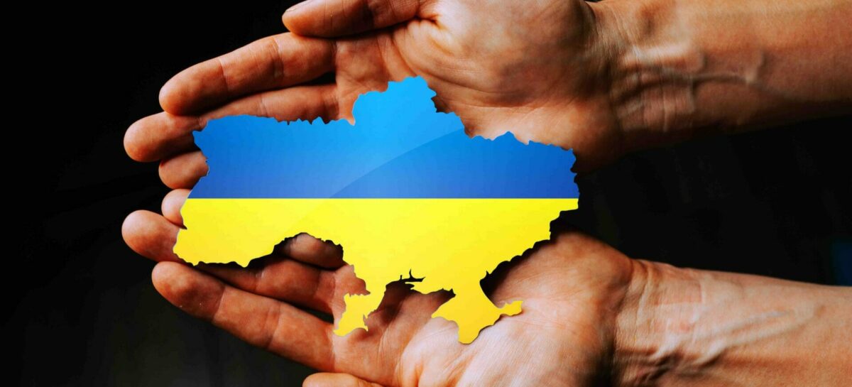 Alloggi, bus e voli gratis: solidarietà per l’Ucraina