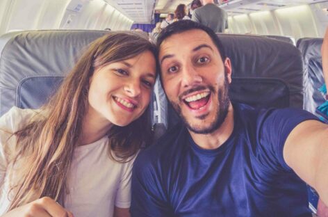 Usa, bye bye mascherine su aerei e treni