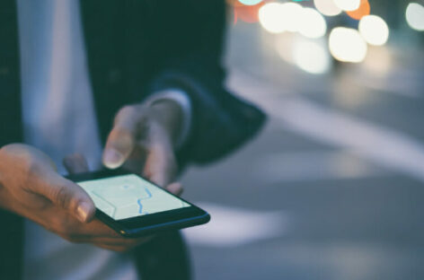 Uber si veste da super app e offre voli e hotel