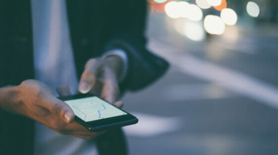 Uber si veste da super app e offre voli e hotel