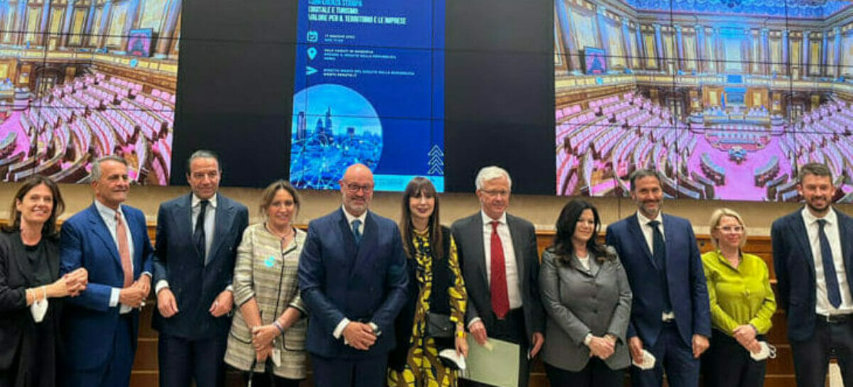 Turismo a trazione digitale: «Sì, ma senza investire in portali inutili»