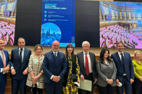 Turismo a trazione digitale: «Sì, ma senza investire in portali inutili»