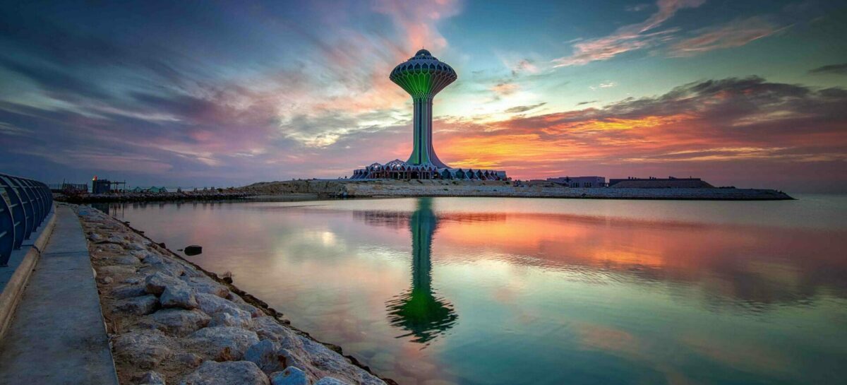 La regina Arabia Saudita:<br> visti facili e raffica di voli