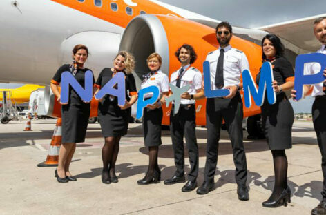 easyJet, partiti i primi voli da Napoli per Lampedusa e Skiathos