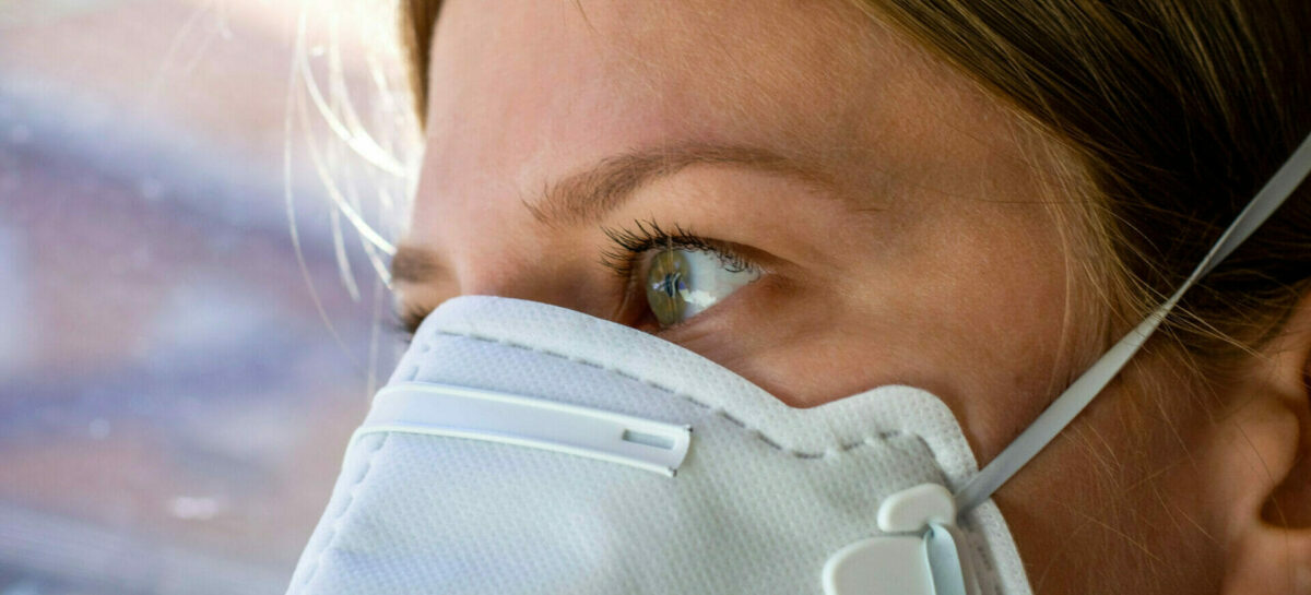 Mascherine, resta l’obbligo sui mezzi di trasporto