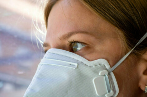 Mascherine, resta l’obbligo sui mezzi di trasporto