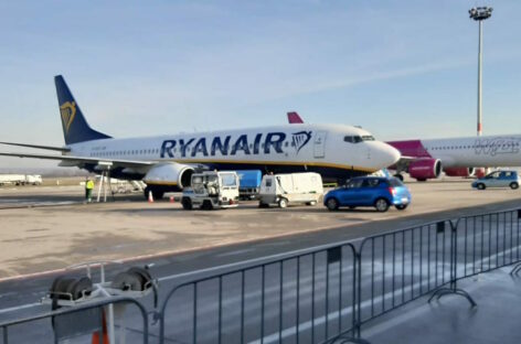 Volo in ritardo, Ryanair condannata a pagare 6mila euro ai passeggeri
