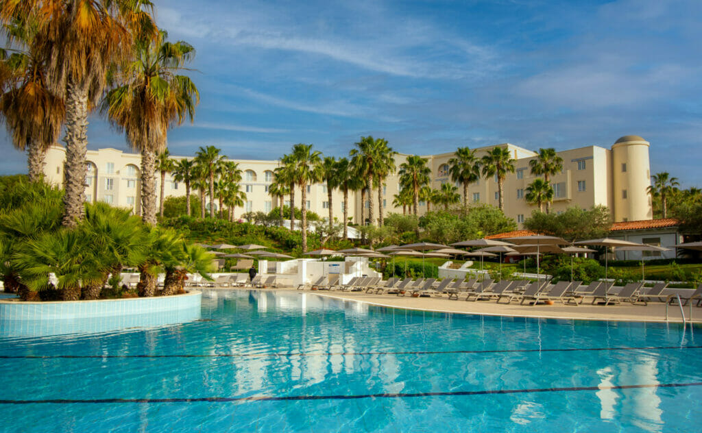 Mangia's Costanza Resort