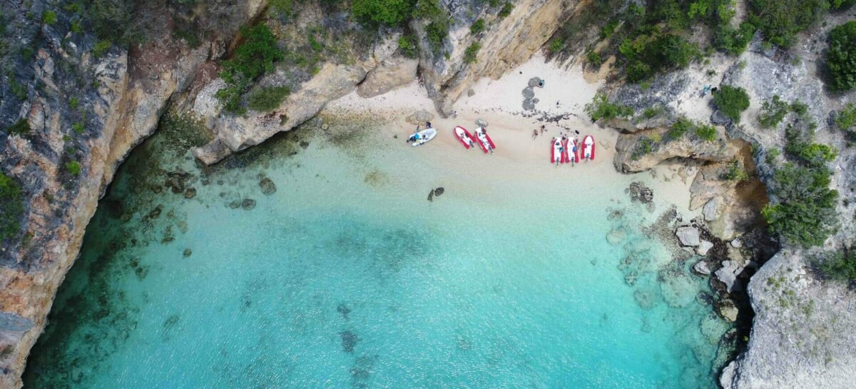 Cortissimo raggio, quando il volo per Anguilla dura solo 8 minuti