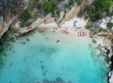 Cortissimo raggio, quando il volo per Anguilla dura solo 8 minuti