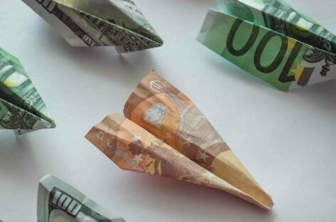 Caro voli, indaga l’Ue: «I vettori diano spiegazioni»