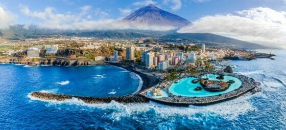 Family tourism: inverno alle Canarie tra geyser, dromedari e delfini