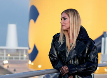 Chiara Ferragni in team building a bordo di Costa Toscana