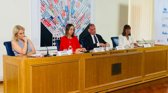 L’enoturismo vale 2,5 miliardi: il Forum mondiale in Italia ad Alba