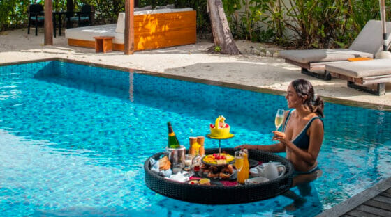 Maldive “women only”: l’offerta e i trend per viaggiatrici solitarie