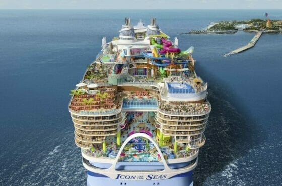 Icon of The Seas verso il debutto, anteprima dal cantiere