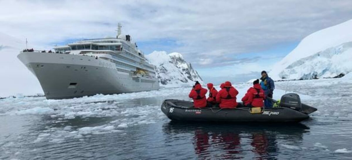 Silversea battezza Silver Endeavour in Antartide