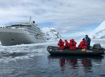 Silversea battezza Silver Endeavour in Antartide