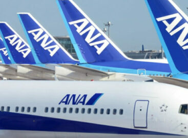 Boeing senza pace: crepa sul finestrino di un 737 Ana