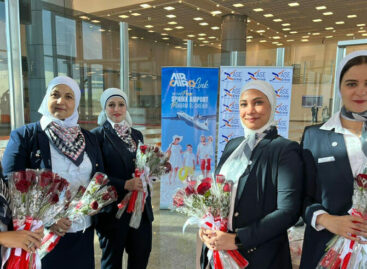 L’Egitto inaugura Sphinx, l’aeroporto vicino alle piramidi di Giza