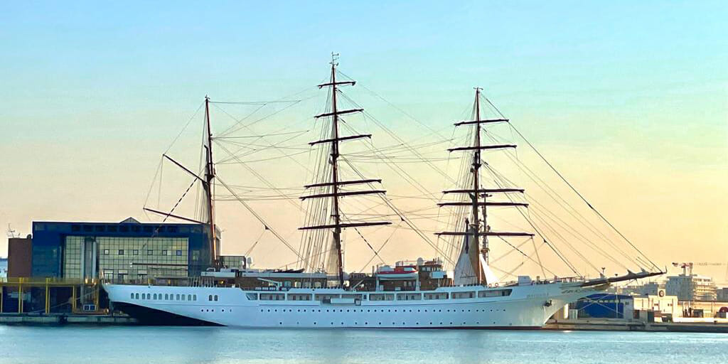 turismo marittimo Puglia porto Bari veliero