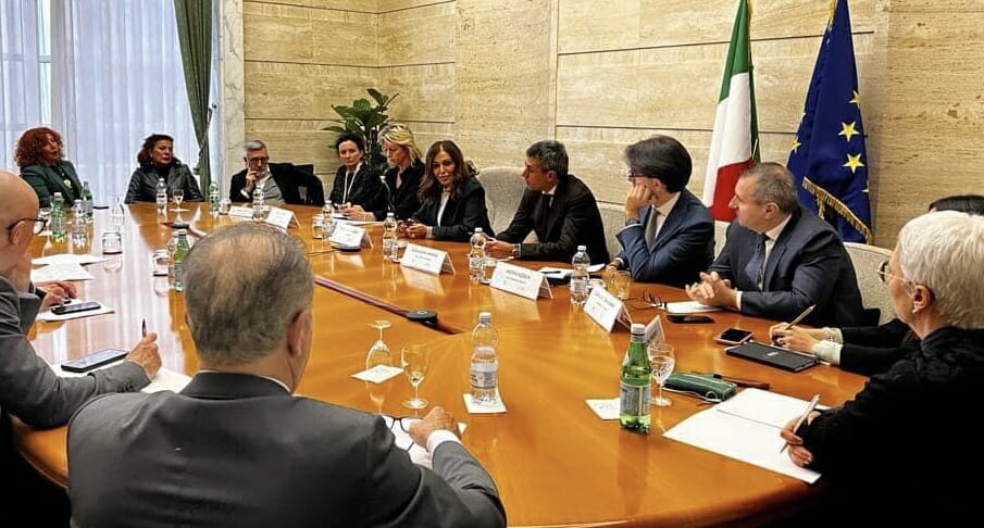 Santanchè-associazioni