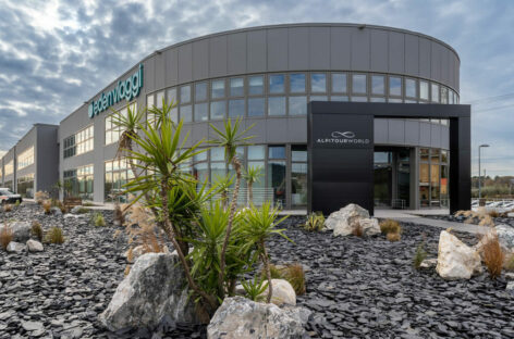 Alpitour inaugura la maxi sede di Pesaro
