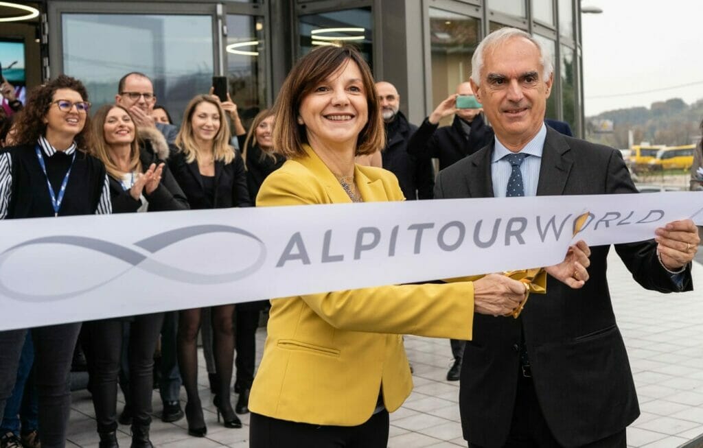 taglio del nastro alpitour pesaro