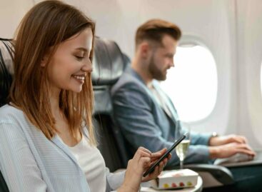 Wifi a bordo, verso l’addio alla modalità aereo
