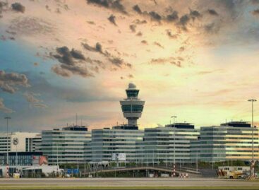 Amsterdam Schiphol, via libera al taglio dei voli nel 2024