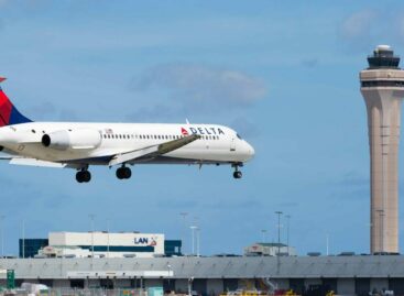 Voli Usa, utili in fumo tra caro fuel e ritardi