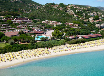 Sardegna, bandiera Th Resorts sul Costa Rei Free Beach
