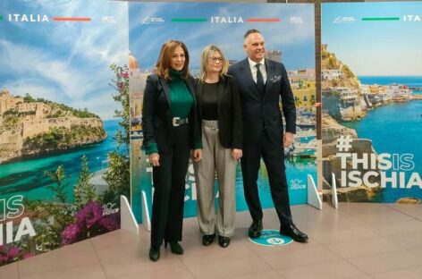 #ThisisIschia, la campagna viaggia sulla metro Lilla di Milano