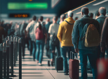 Caos aeroporti anche a Madrid.<br> E le compagnie protestano