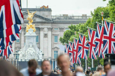 Londra, tutti pazzi per Carlo III: boom di turisti Usa per l’incoronazione