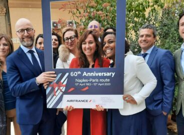Napoli-Parigi, una storia d’amore lunga 60 anni con Air France