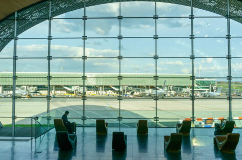 Francia, ancora scioperi. Parigi CdG cancella il 25% dei voli