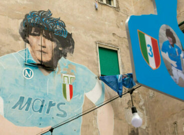 Napolimania, lo scudetto traina il turismo